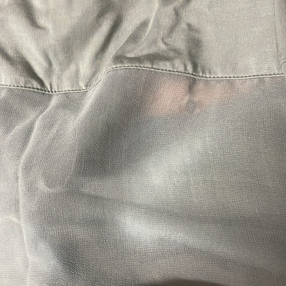 Tops - Picture 4 of 5